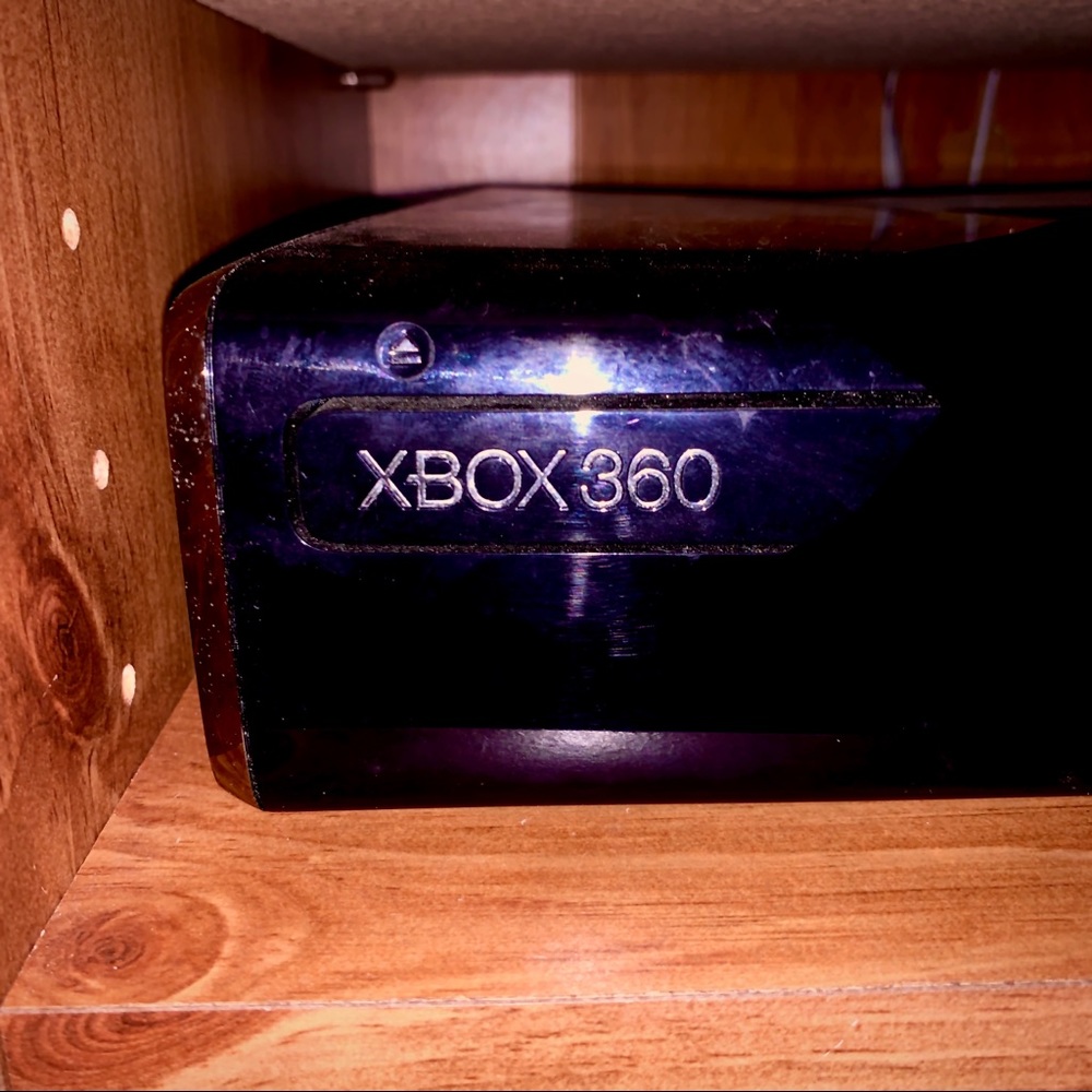 Xbox 360 with controller